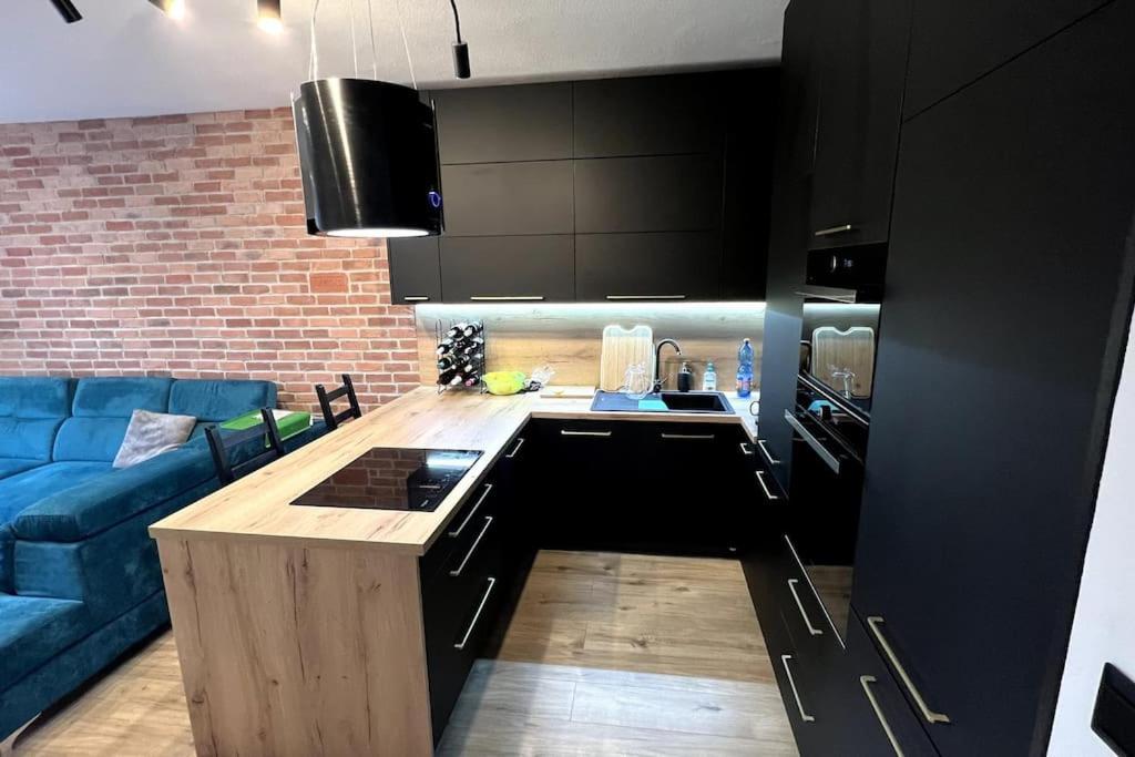 Lake Apartment, 2X Free Garage, 10 Mins To Centre Bratislava Exterior foto
